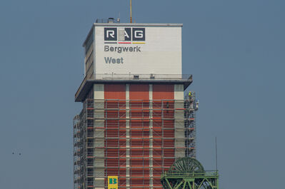 Bergwerk West im Umbau zur Landesgartenschau 2020. Turm mit RAG Logo. Bilder vom 15.04.2019
Schlüsselwörter: Bergwerk West im Umbau zur Landesgartenschau 2020. Turm mit RAG Logo. Bilder vom 15.04.2019