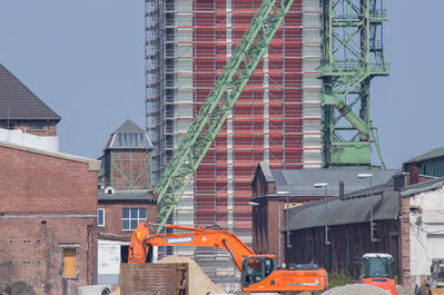 Bergwerk West im Umbau zur Landesgartenschau 2020. Turm mit RAG Logo. Bilder vom 15.04.2019
Schlüsselwörter: Bergwerk West im Umbau zur Landesgartenschau 2020. Turm mit RAG Logo. Bilder vom 15.04.2019