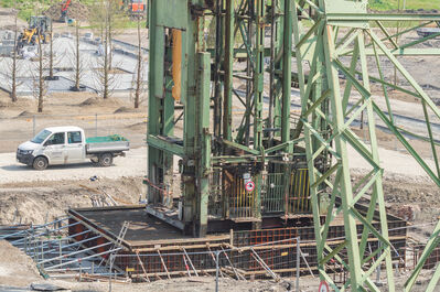 Bergwerk West im Umbau zur Landesgartenschau 2020. Turm mit RAG Logo. Bilder vom 15.04.2019
Schlüsselwörter: Bergwerk West im Umbau zur Landesgartenschau 2020. Turm mit RAG Logo. Bilder vom 15.04.2019