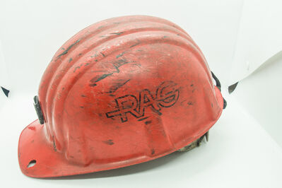 RAG Helm mit altem Logo in rot
Schlüsselwörter: RAG Helm mit altem Logo in rot