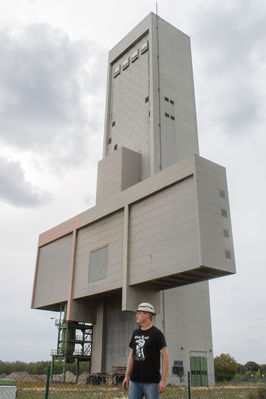 Rossenray Einsam steht er nun da
Besuch am 8.9.2018: Das GerÃ¼st vom Schacht 2 ist dem Abriss zum Opfer gefallen, einsam steht der Betongigant Schacht 1 als Landmarke nun dar. 
