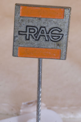 RAG Anstecknadel
Anstecknadel mit alten RAG Logo
