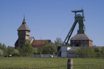 Kaliwerk Schacht Bergmanssegen in Lehrte (FÃ¶rderturm)
Schlüsselwörter: Lehrte;Kaliwerk;Bergwerk;FÃ¶rderturm;Bergmannssegen