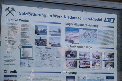 K + S SalzfÃ¶rderung Schacht Riedel  Infotafel
Schlüsselwörter: Riedel;Bergwerk;FÃ¶rdertum;Schacht;Infotafel