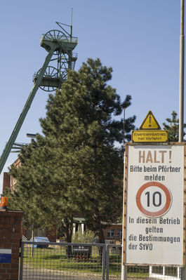 K + S SalzfÃ¶rderung Schacht Riedel 
Schlüsselwörter: Riedel;Bergwerk;FÃ¶rdertum;Schacht